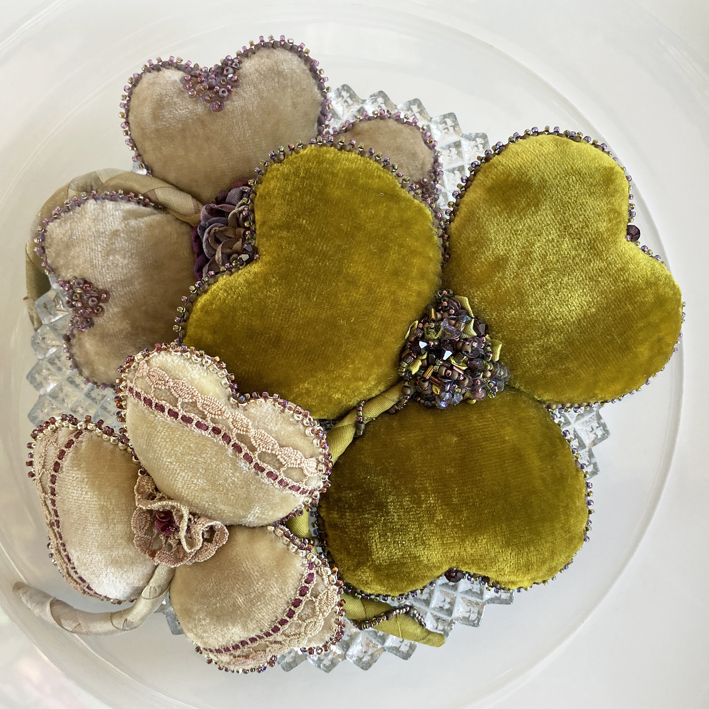 Cozy Shades Velvet Clovers