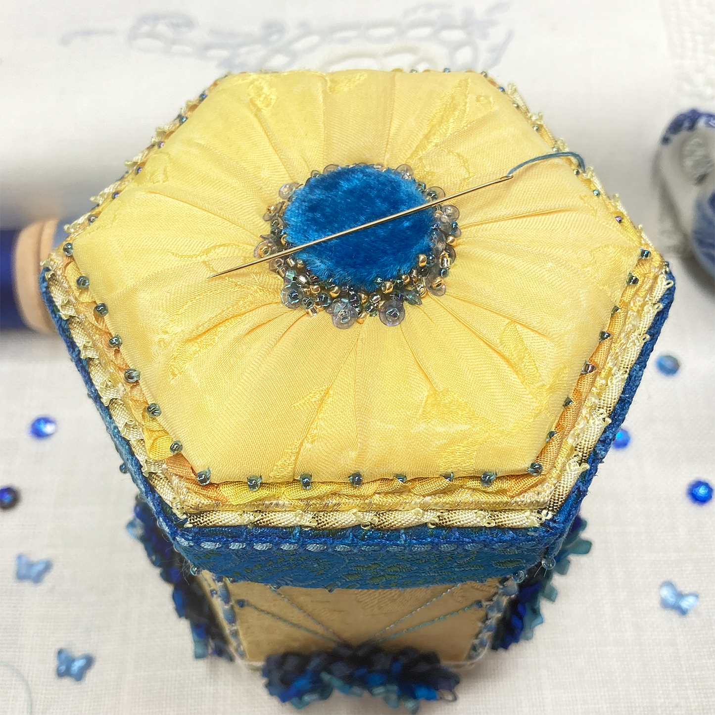 Golden Ocean Petite Hexagon Étui