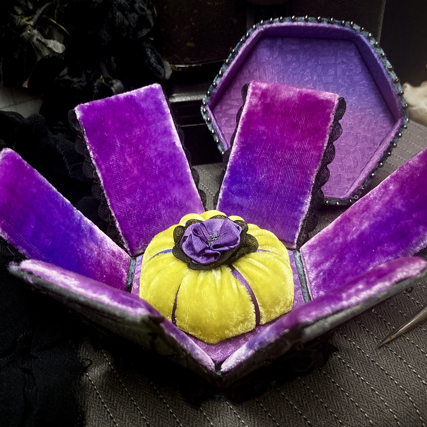 Victorian Steel Petite Hexagon Étui