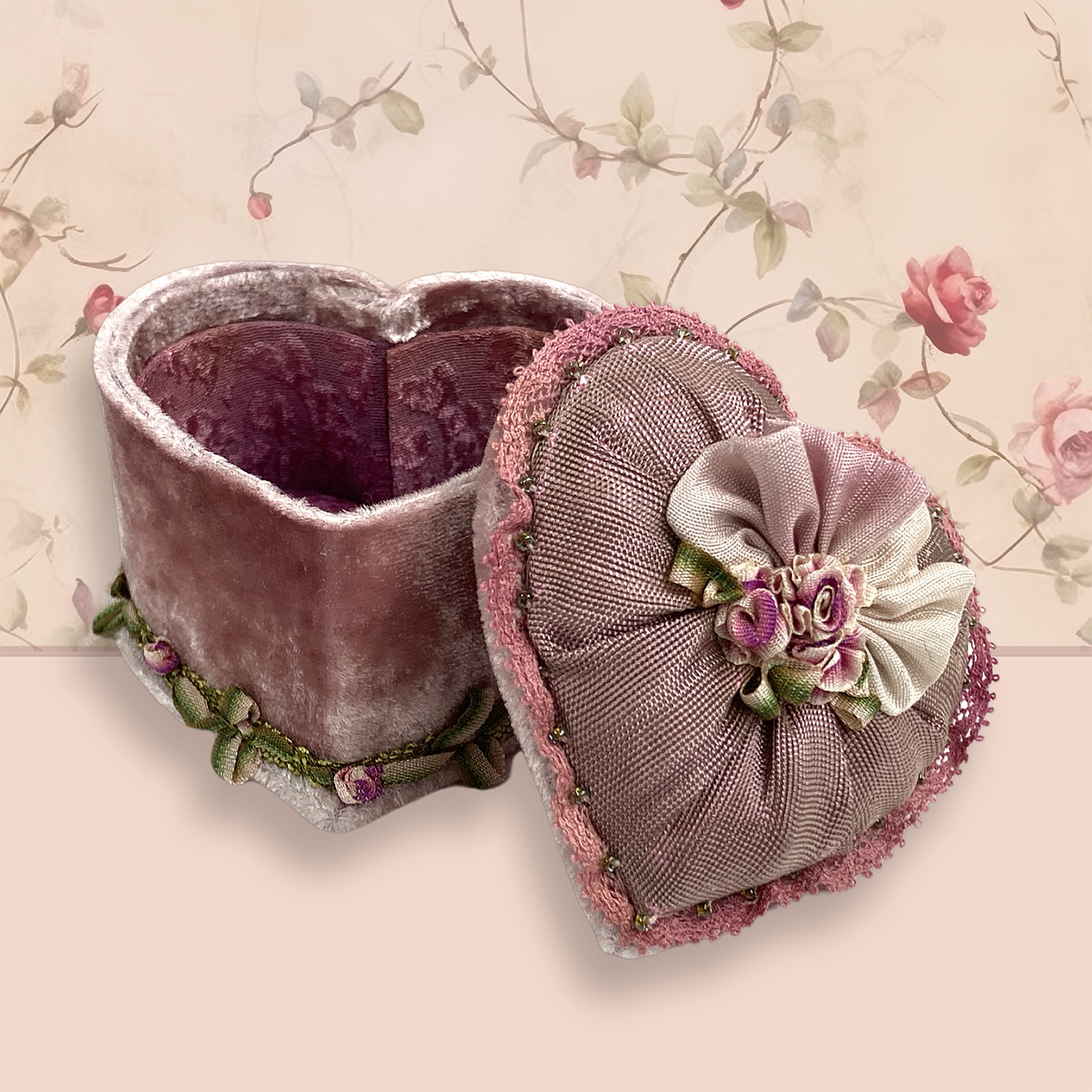 Shimmering Rose Tiny Heart Treasure Box